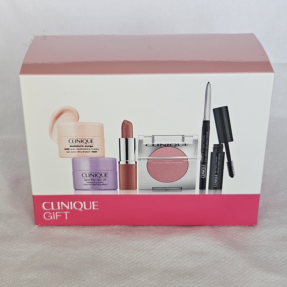 Clinique Beauty And Skincare Gift Set